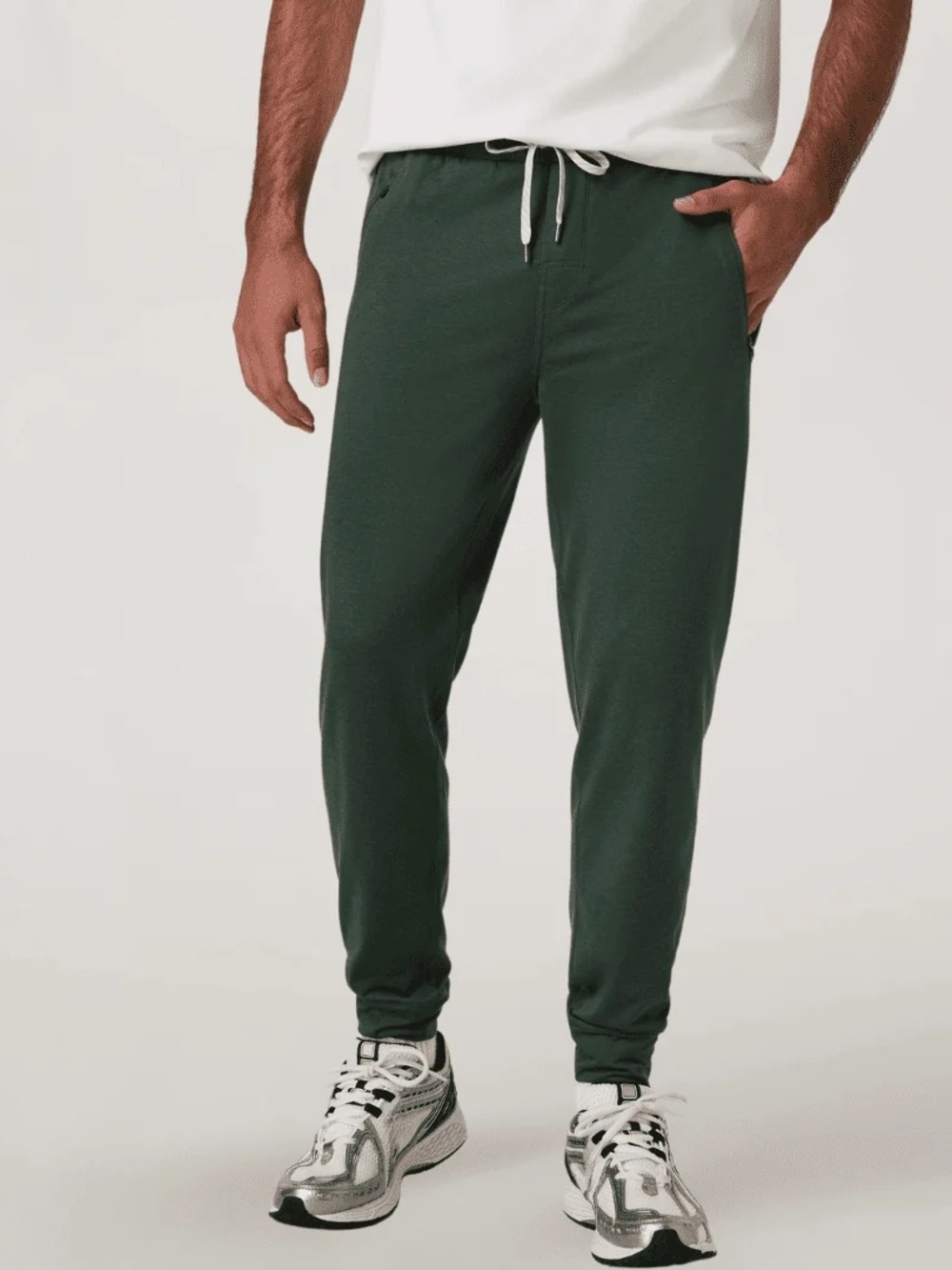 Vuori Men's Ponto Performance Jogger 28” in Spruce Heather Green